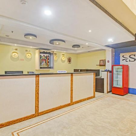 Готель Oyo Townhouse 707 Grand Krishna Гайдарабад Екстер'єр фото